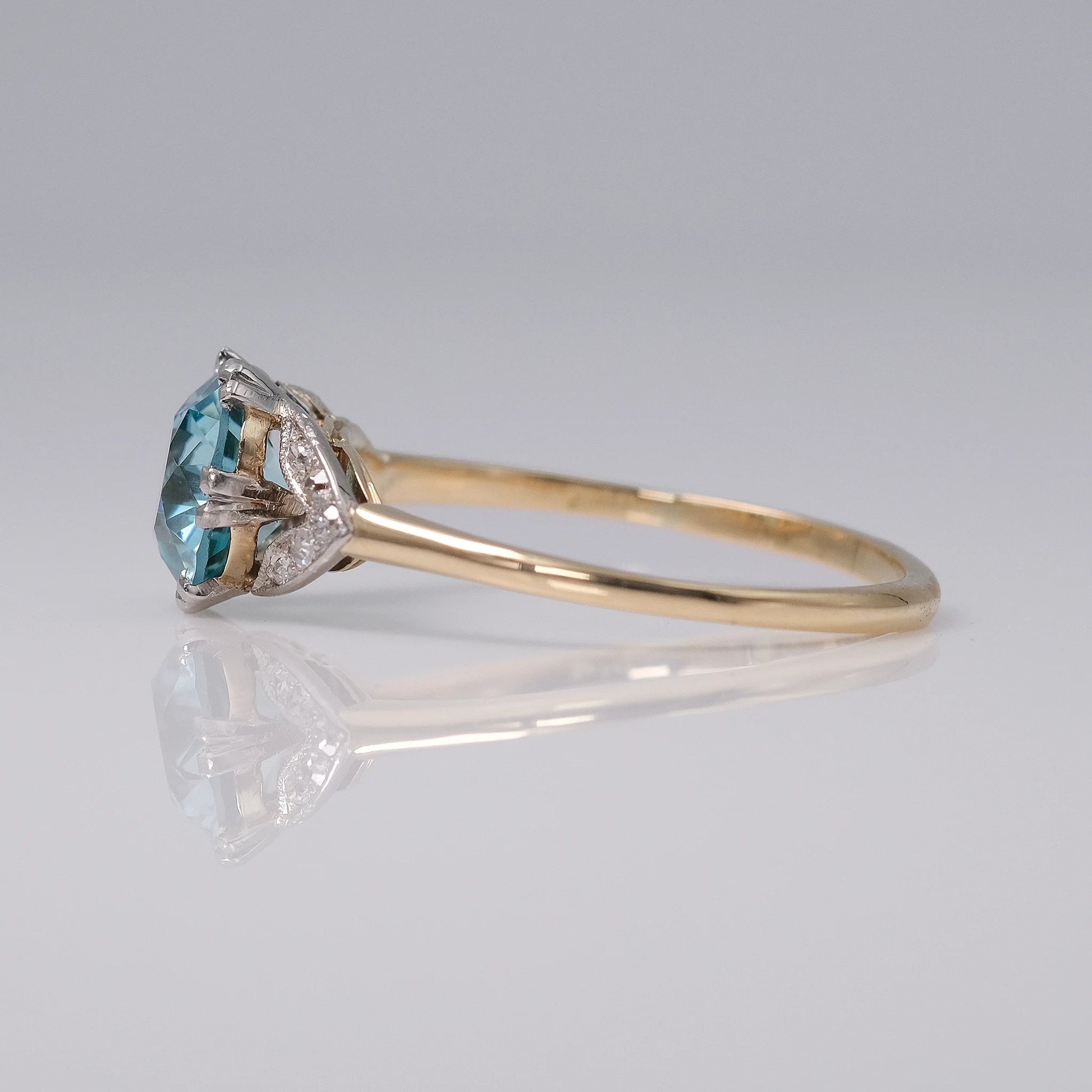 Art Deco 18ct Yellow Gold 1.75 Carat Blue Zircon Ring - Friar House