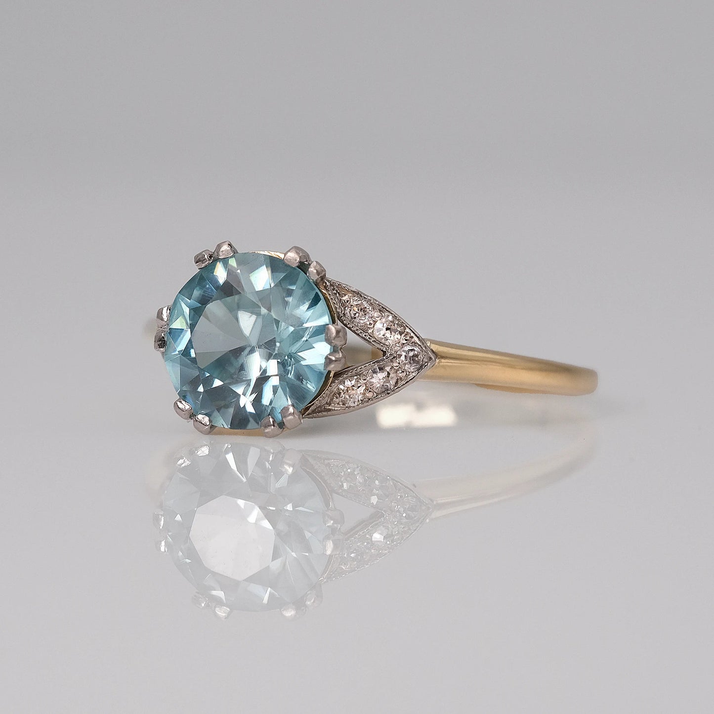 Art Deco 18ct Yellow Gold 1.75 Carat Blue Zircon Ring - Friar House