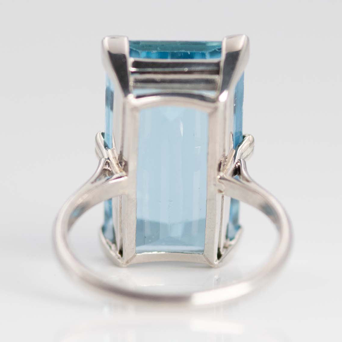 Art Deco Platinum 12 Carat Aquamarine Ring - Friar House
