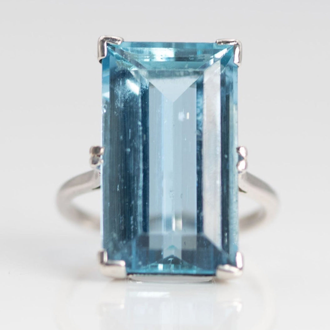 Art Deco Platinum 12 Carat Aquamarine Ring - Friar House