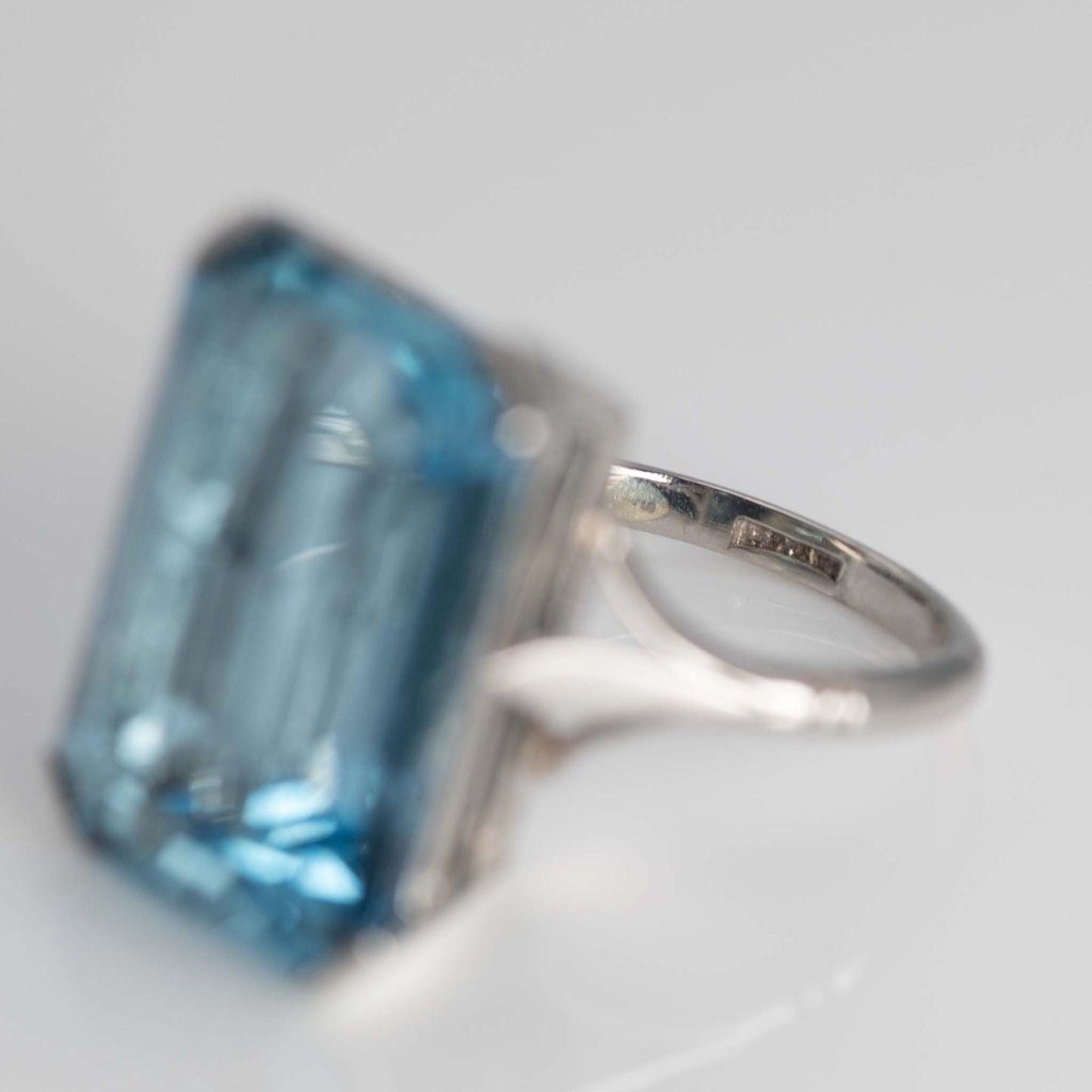 Art Deco Platinum 17 Carat Aquamarine Ring - Friar House