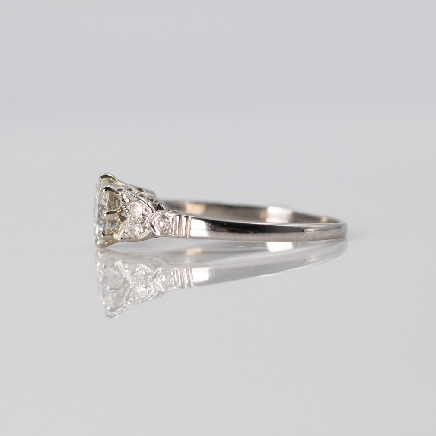 Beautiful Art Deco Platinum Diamond Solitaire Ring - Friar House