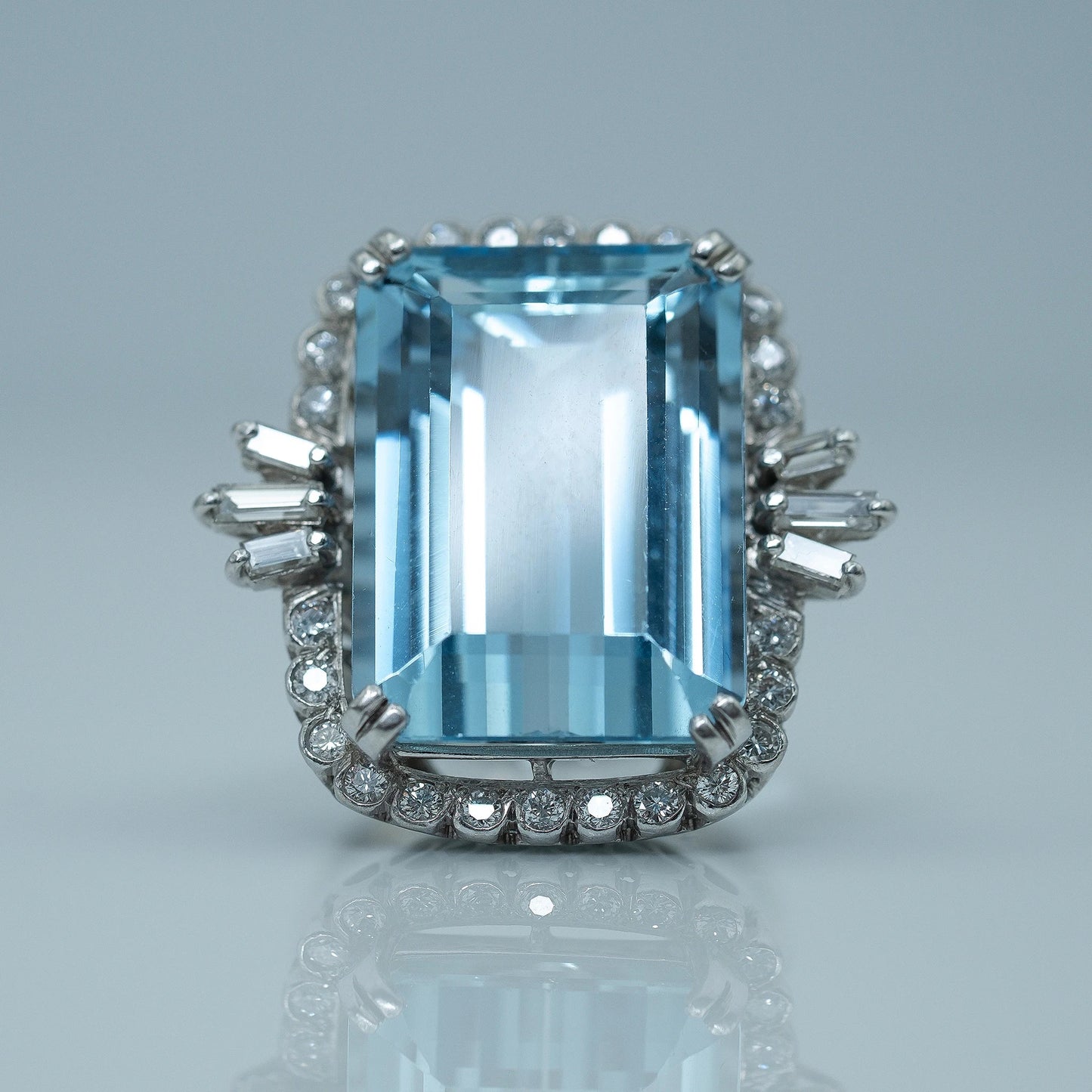 Contemporary 18ct White Gold 16 Carat Aquamarine and Diamond Ring - Friar House