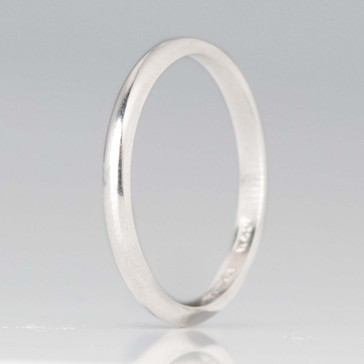 Contemporary 18ct White Gold Wedding Band Hallmarked London 1978 - Friar House