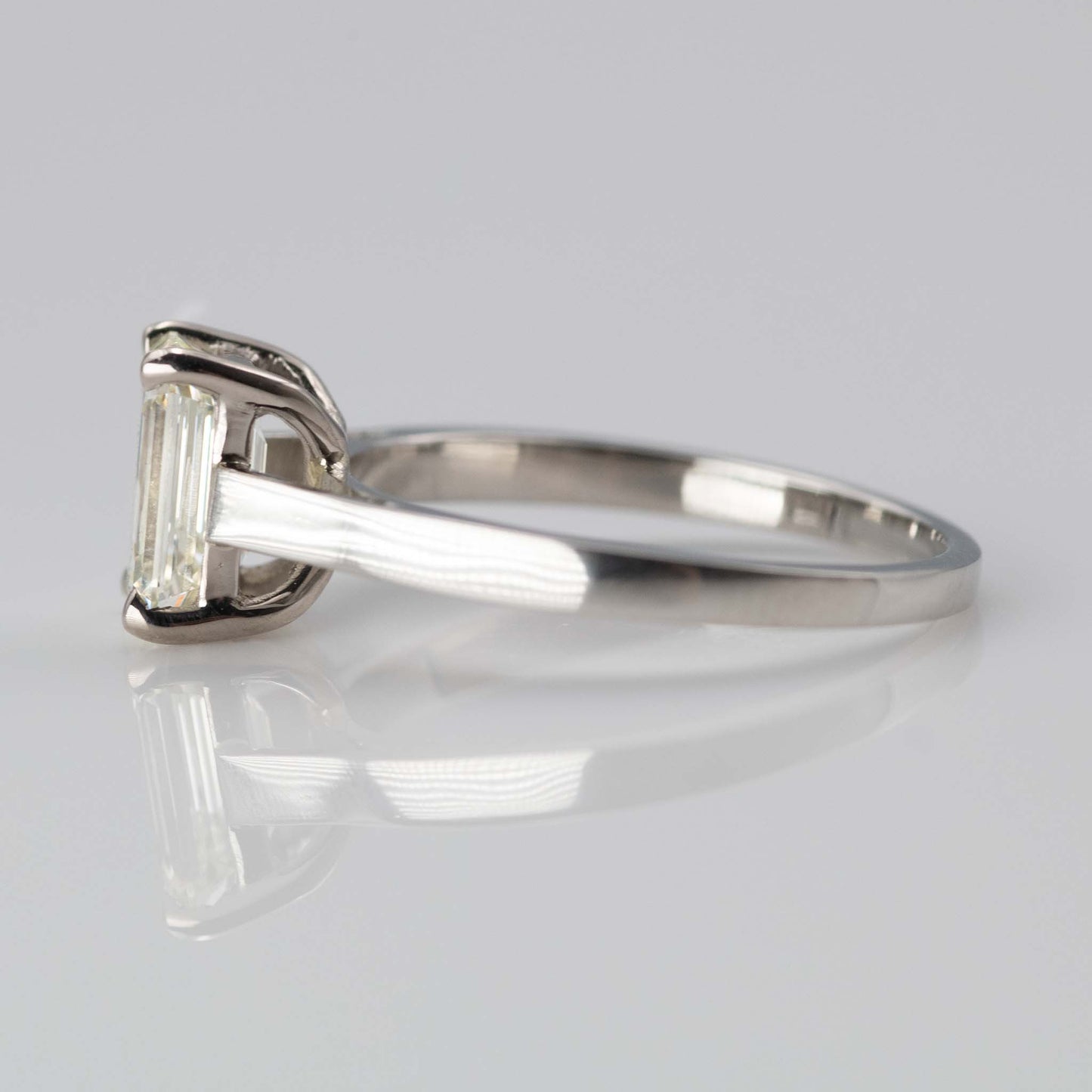 Contemporary Platinum 1.15 carat Diamond Solitaire Ring - Friar House