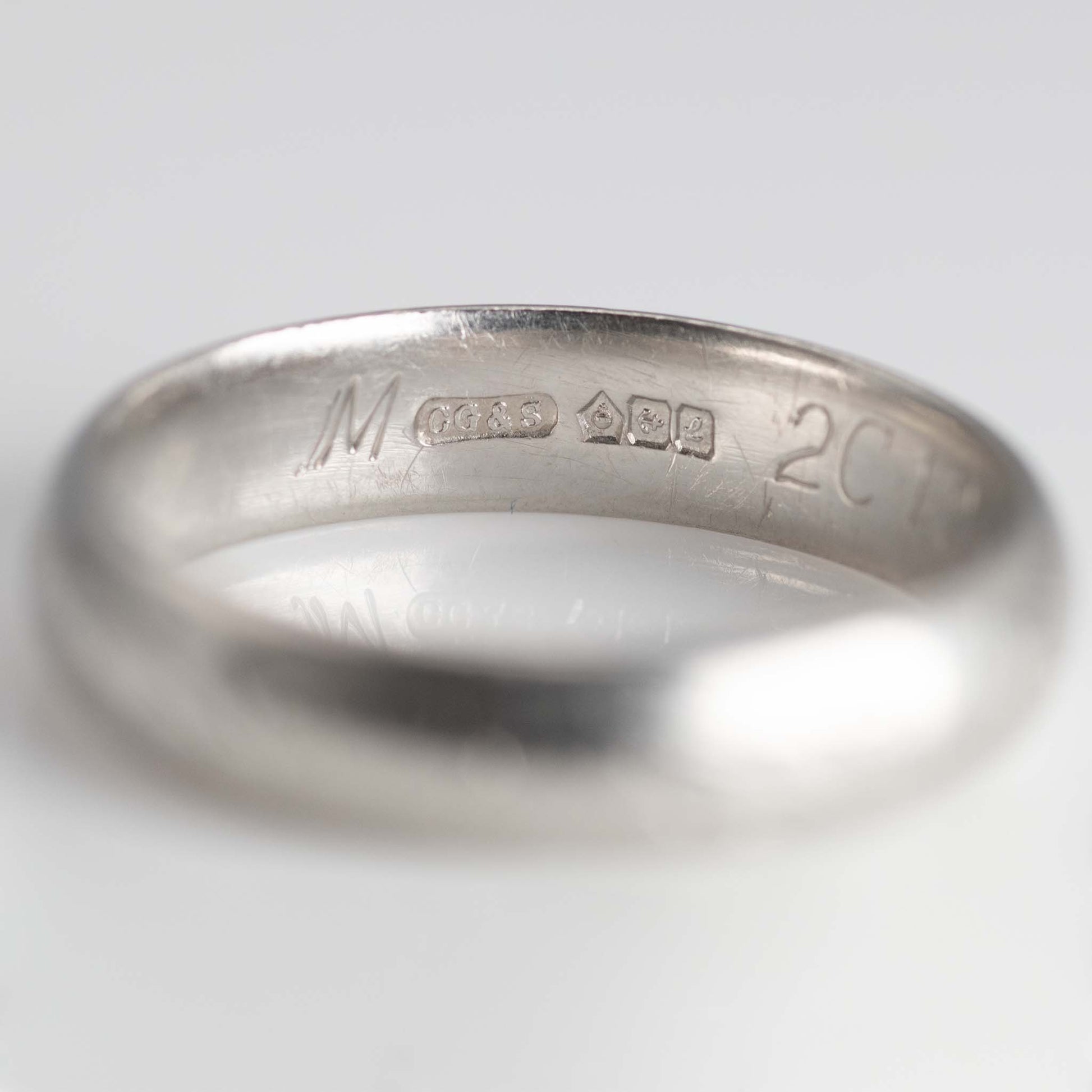 Contemporary Platinum Wedding Band Hallmarked Birmingham 1985 - Friar House