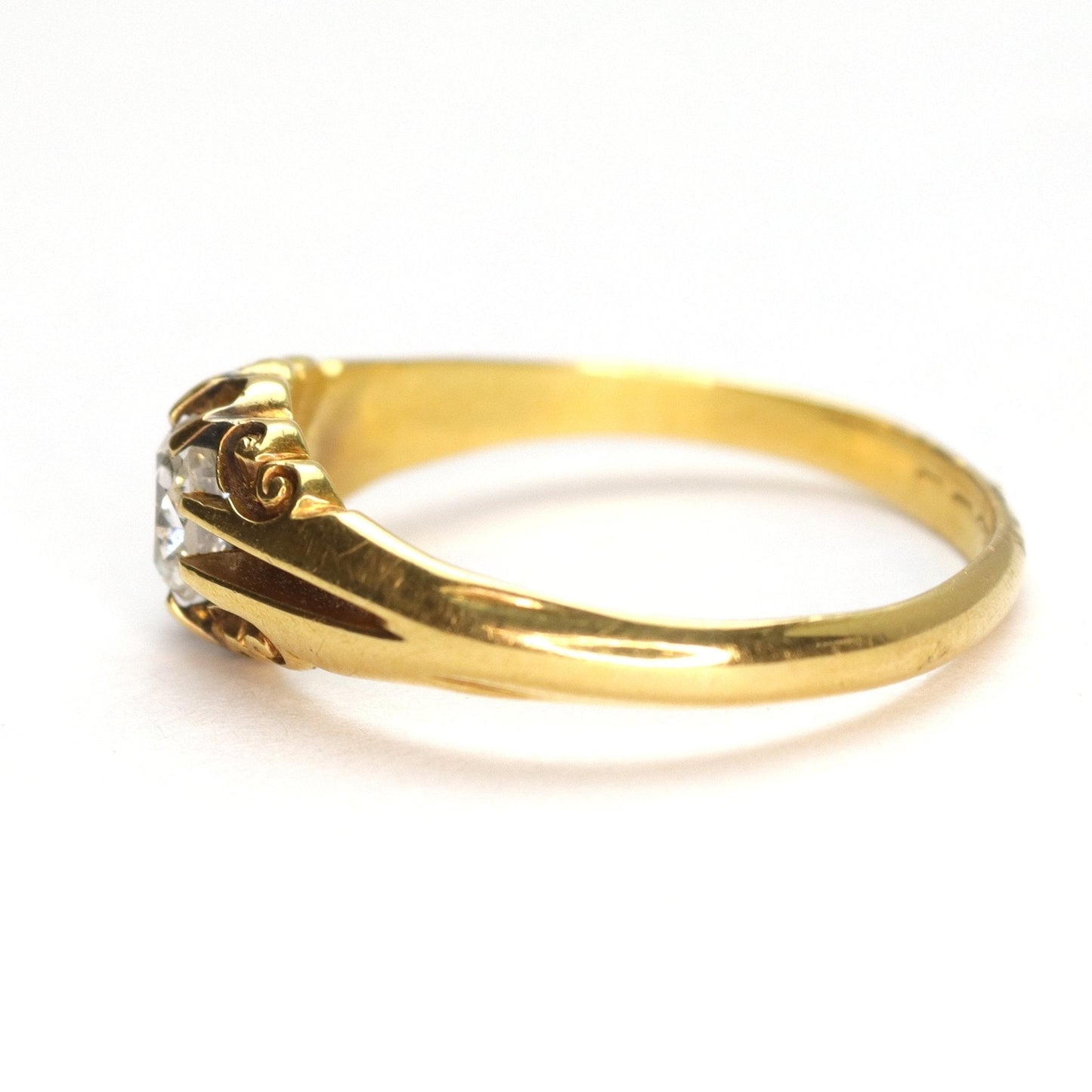 Edwardian 18ct Yellow Gold Diamond Belcher Ring - Friar House