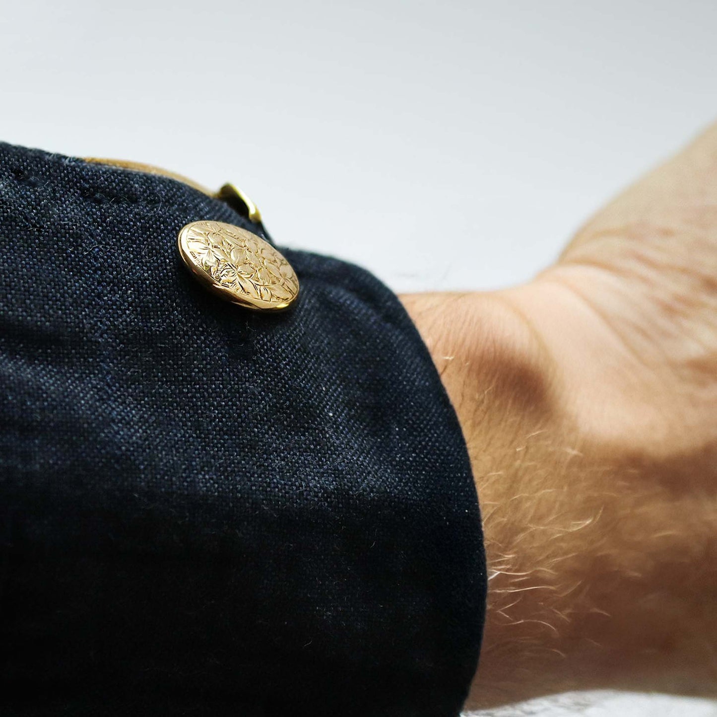 Victorian 18ct Yellow Gold Foliate Design Cufflinks