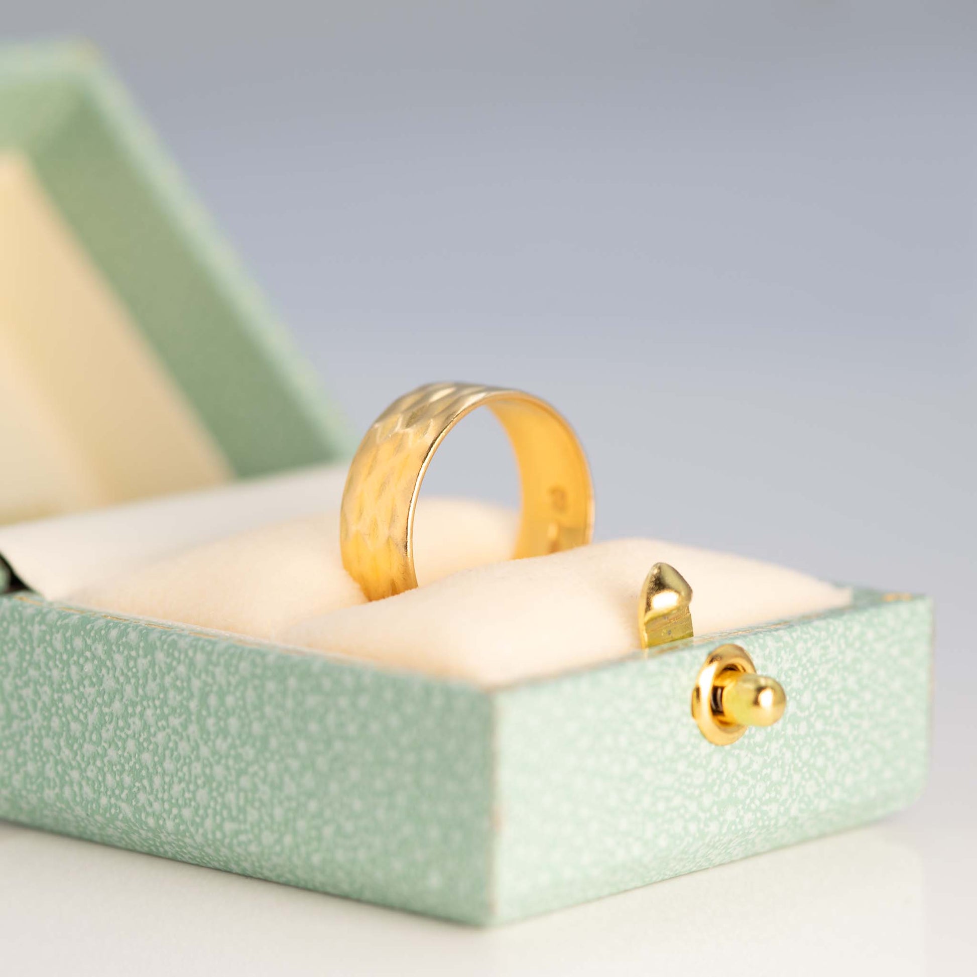 Vintage 22ct Yellow Gold Wedding Band Hallmarked 1966 - Friar House
