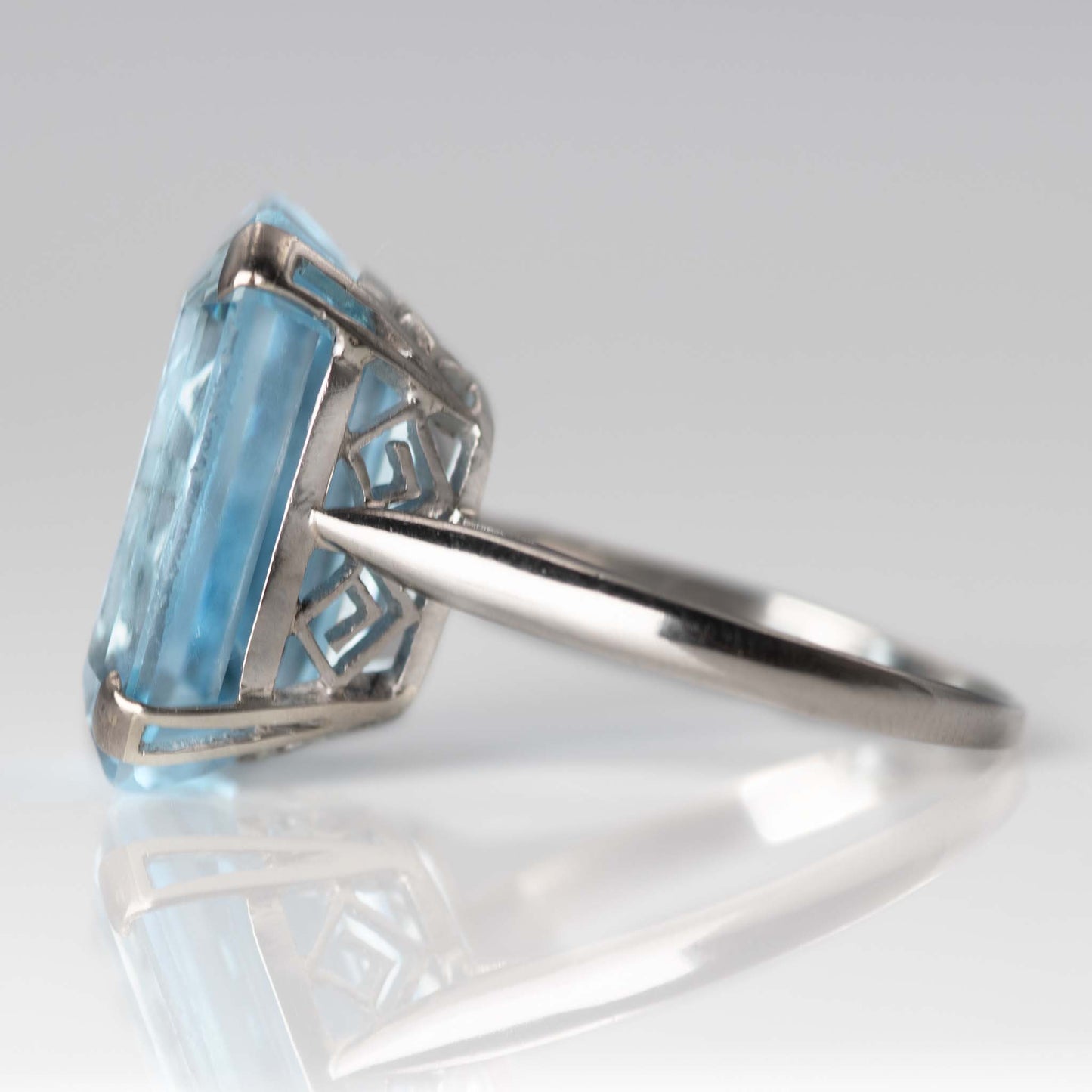 Vintage Platinum 13 Carat Aquamarine Ring - Friar House