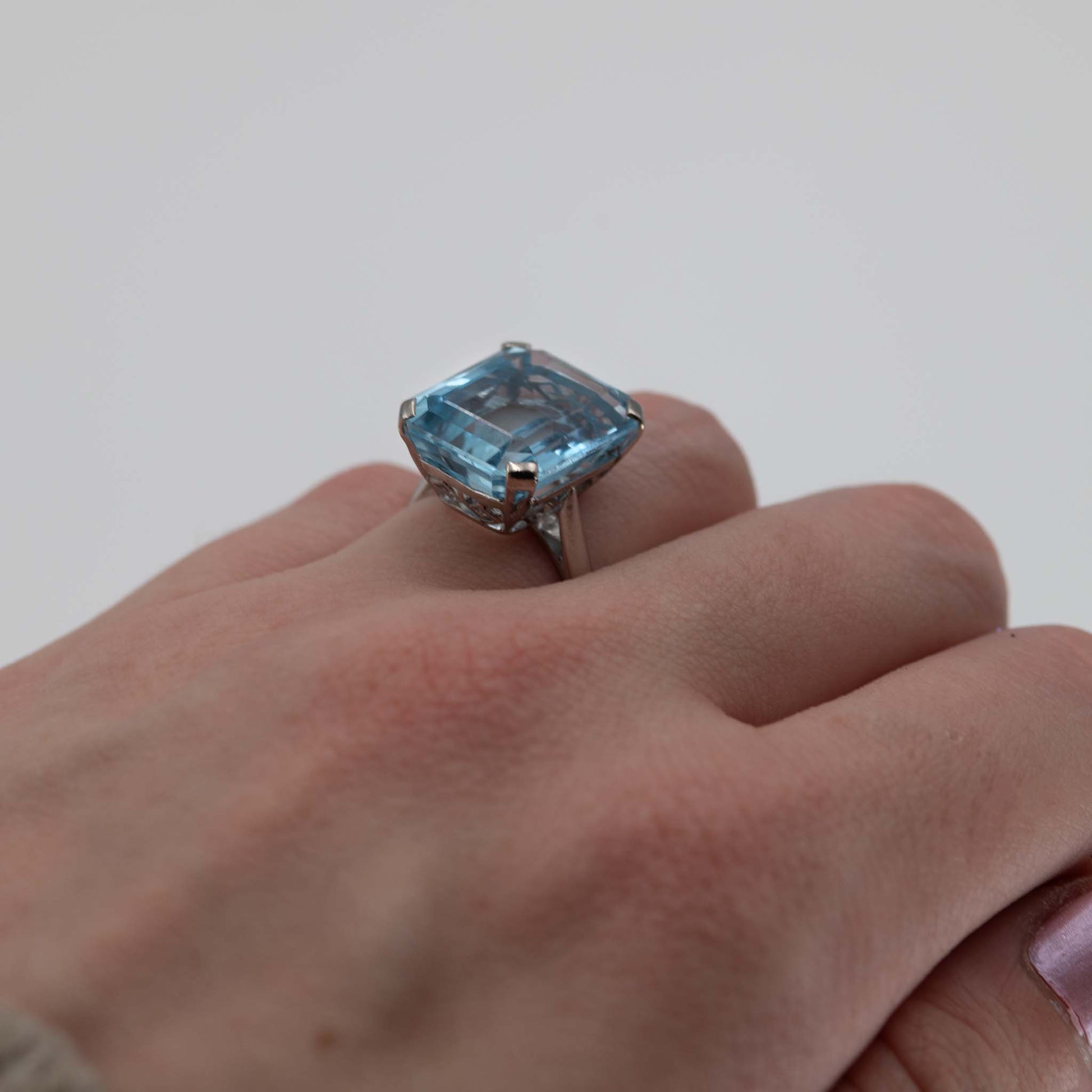 Vintage Platinum 13 Carat Aquamarine Ring - Friar House