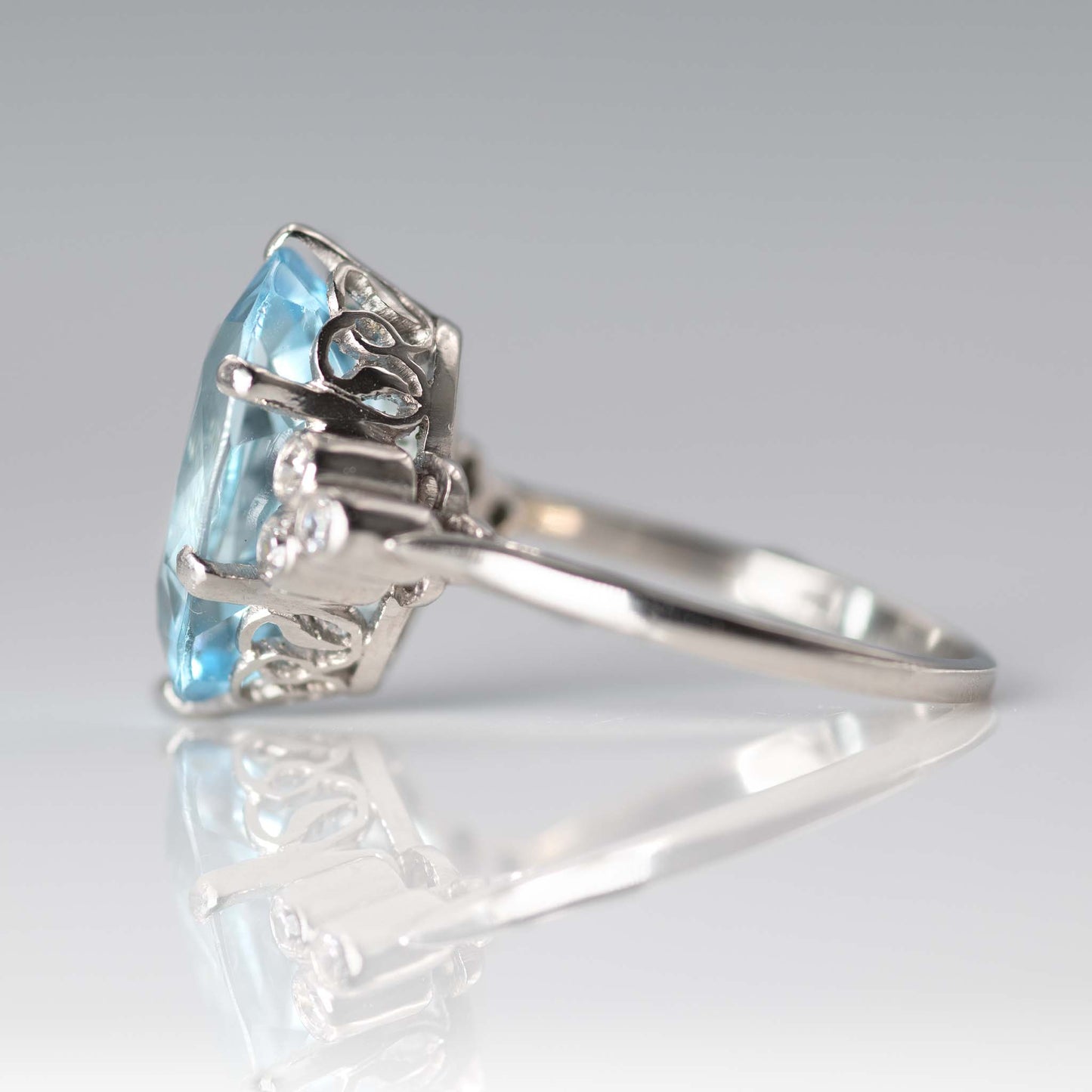 Vintage Platinum 6 Carat Aquamarine Ring - Friar House