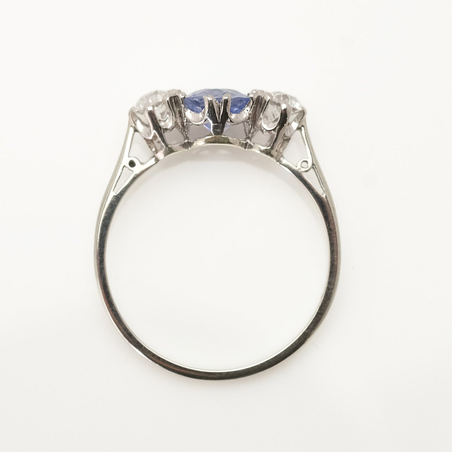 1920’s 18 carat White Gold 3 stone Cornflower Blue Sapphire and Diamond Ring - Friar House