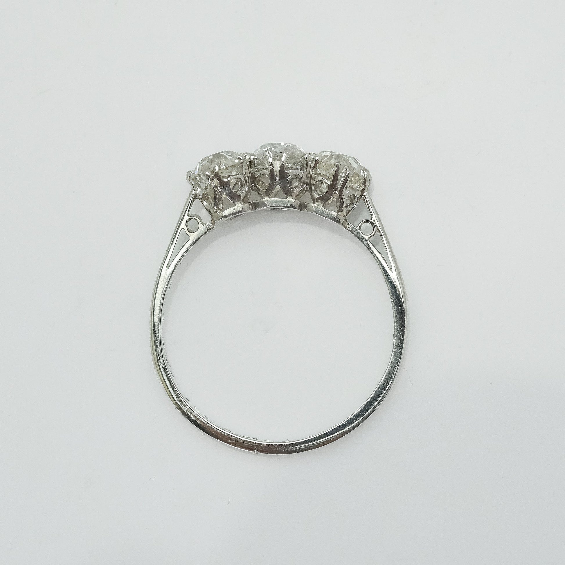 1930s Platinium Three Stone Daimond Ring - Friar House